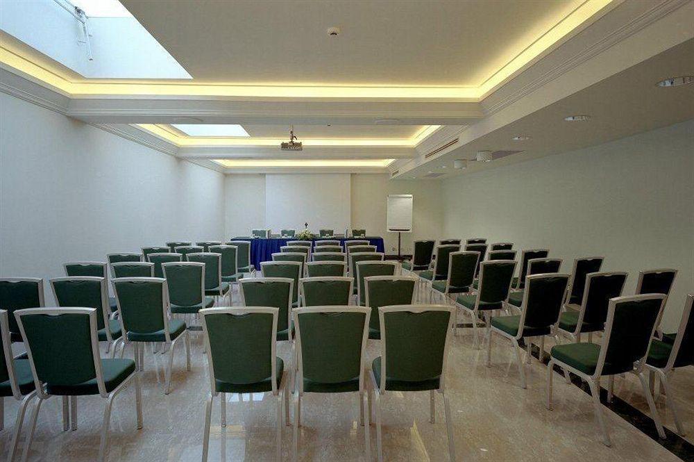 Enea Hotel Aprilia Esterno foto