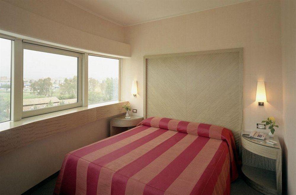 Enea Hotel Aprilia Camera foto
